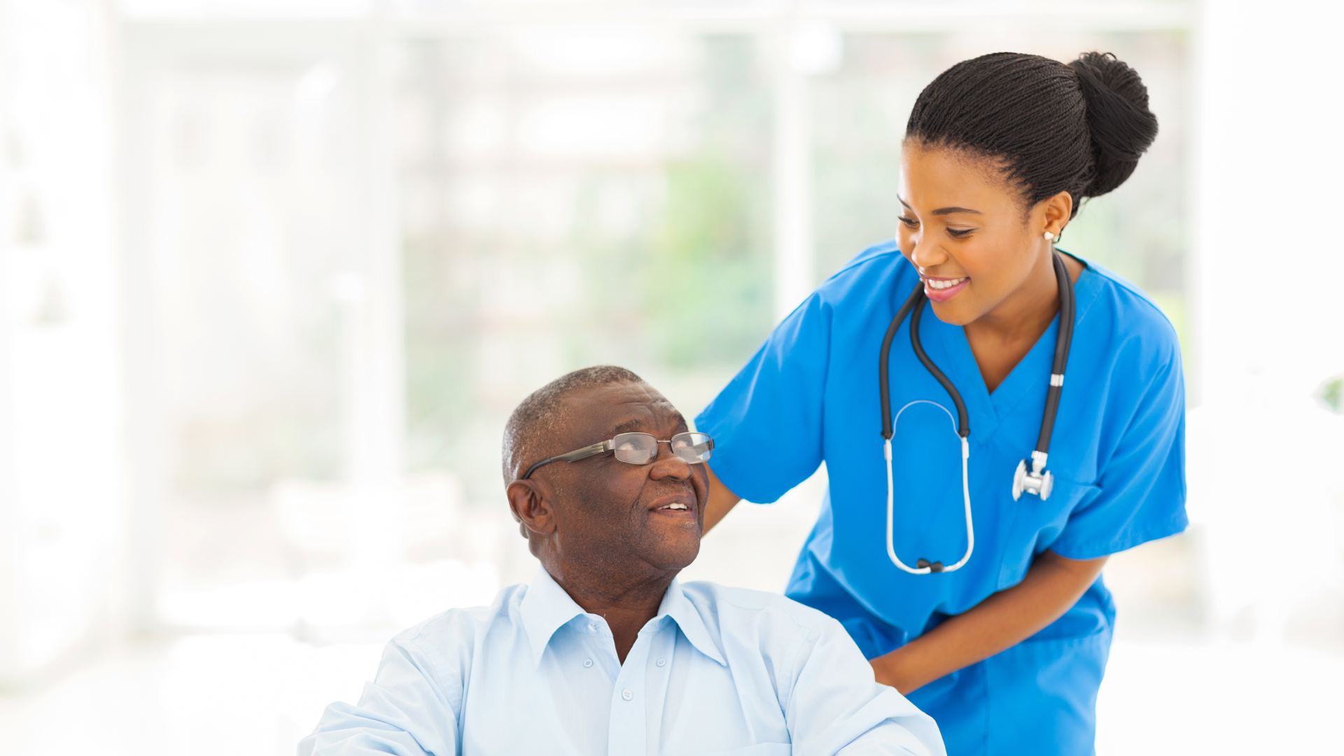 Бег трусцой (джоггинг). Занятие спортом. Спортивные мужчина и женщина. Счастливый медперсонал. Health other.