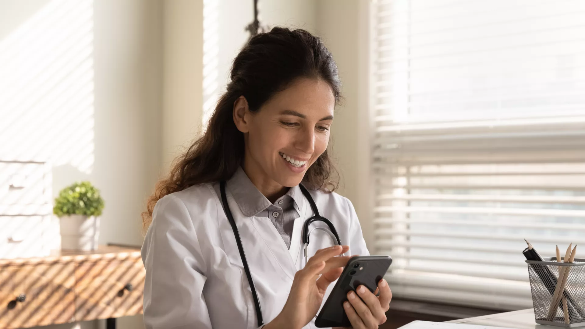 What are the advantages of revenue cycle management automation